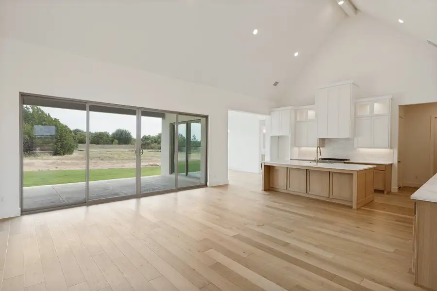 Spacious, unfurnished interior of a new home in Hilltop Ranch, Leander (Image 21). Spacious, unfurnished interior of a new home in Hilltop Ranch, Leander (Image 21).