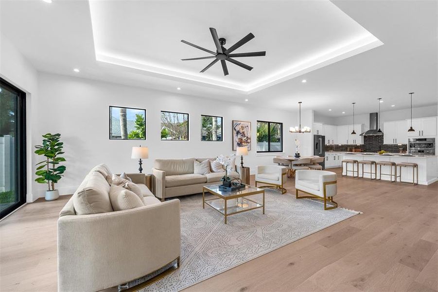 Furnished interior view inside a new home in , Orlando (Image 41).