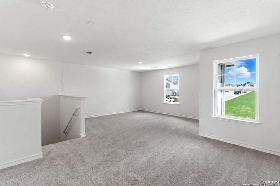 Spacious, unfurnished interior of a new home in Horizon Ridge, San Antonio (Image 19).