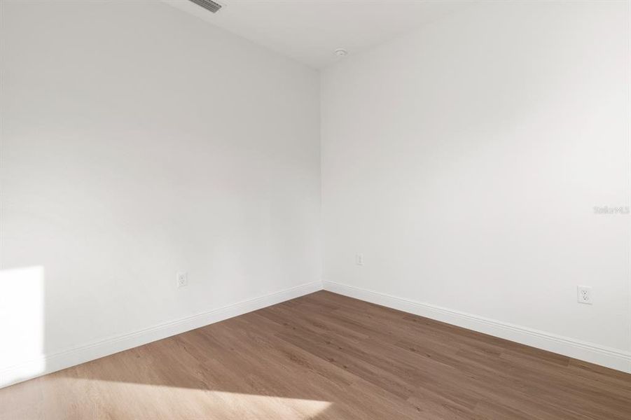 Spacious, unfurnished interior of a new home in , Ocala (Image 15).