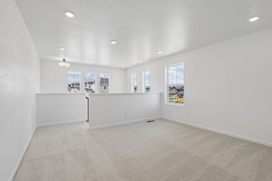 Spacious, unfurnished interior of a new home in Sterling Ranch Ascent Village, Littleton (Image 18).