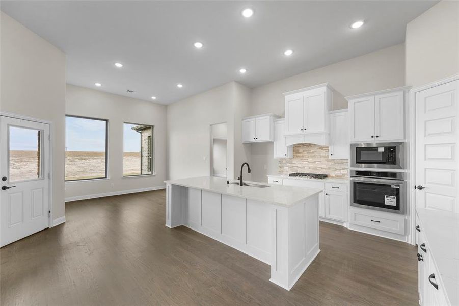 Furnished interior view inside a new home in , Waxahachie (Image 15).