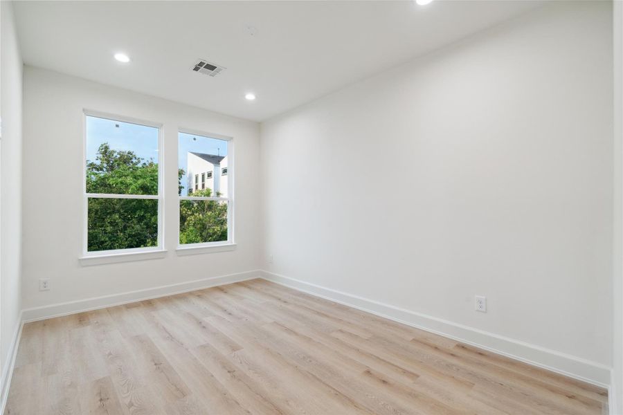 Spacious, unfurnished interior of a new home in , Houston (Image 21).