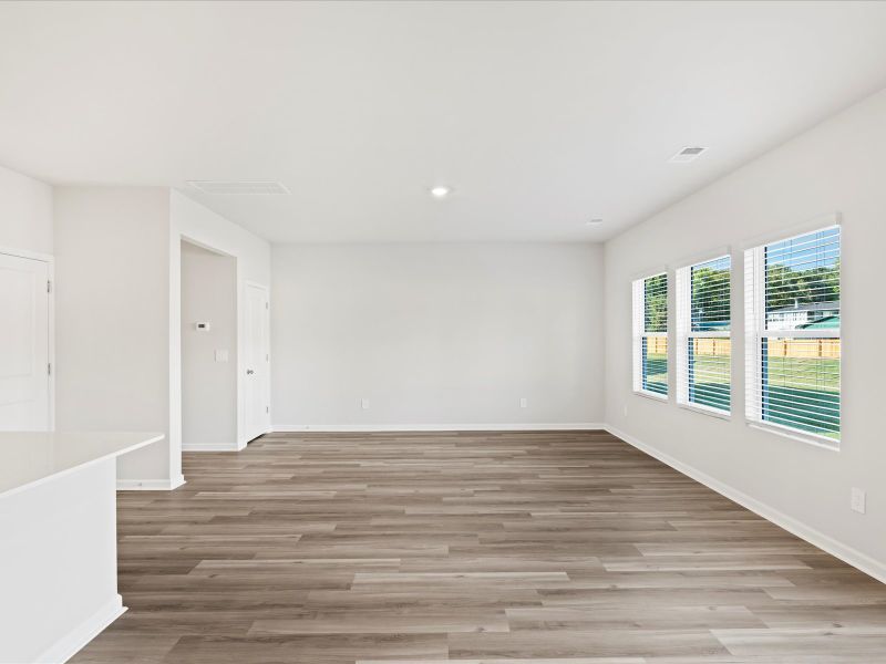 Spacious, unfurnished interior of a new home in Creek Ridge - Heritage Collection, Spartanburg (Image 11). Spacious, unfurnished interior of a new home in Creek Ridge - Heritage Collection, Spartanburg (Image 11).