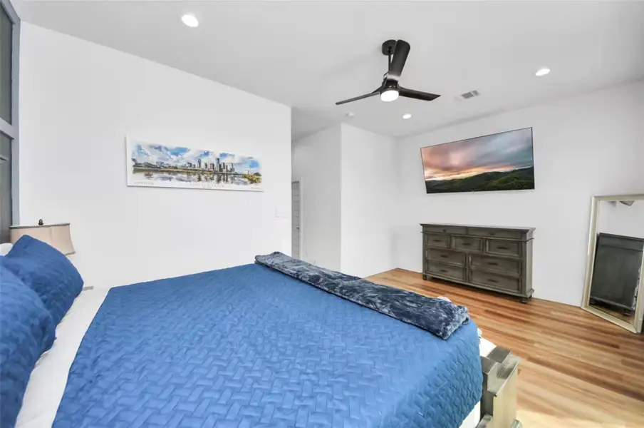 Furnished interior view inside a new home in , Houston (Image 18). Furnished interior view inside a new home in , Houston (Image 18).
