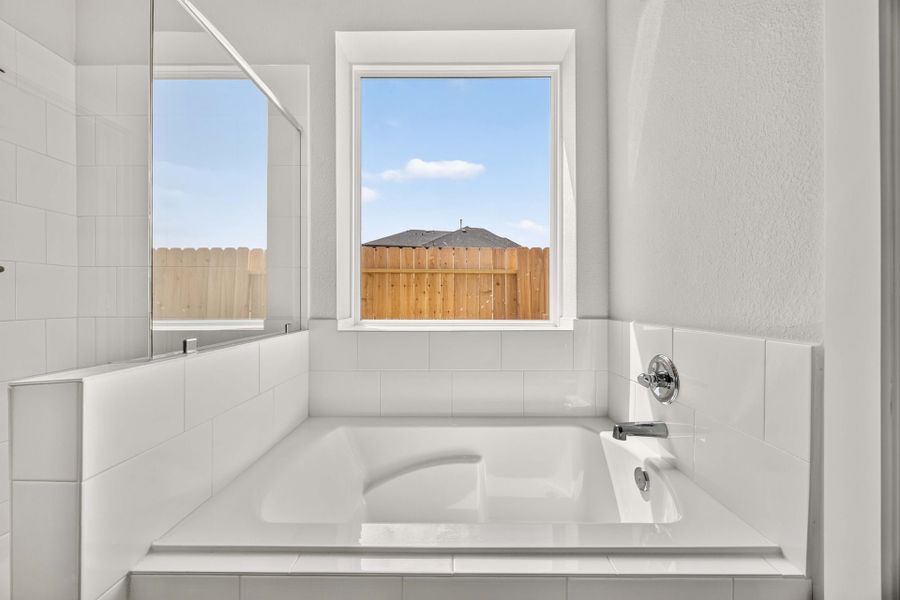 11931 Avian Avenue - Juniper - Primary Bathroom