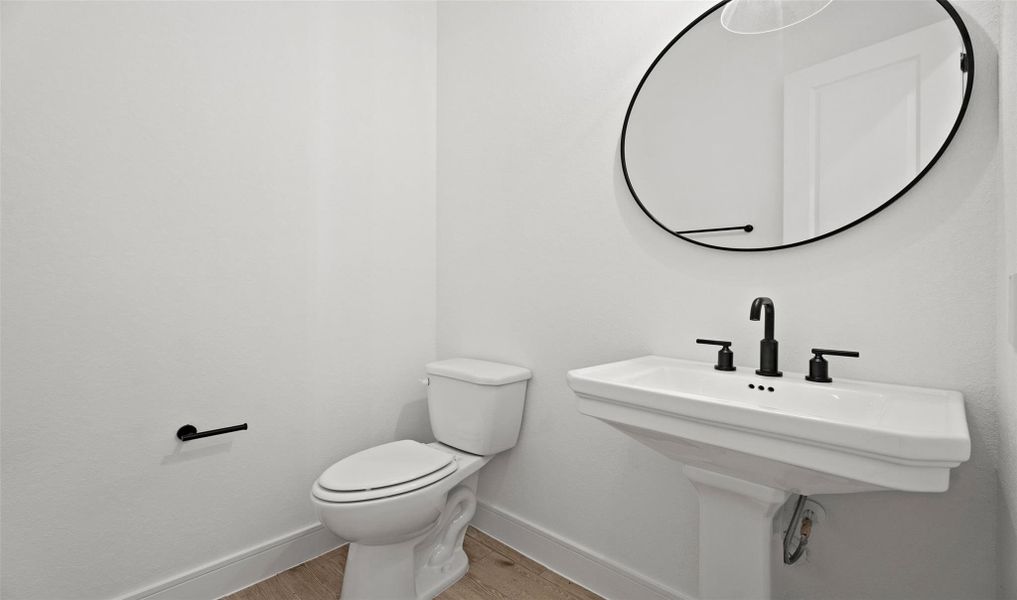 Half bath (*Photo not of actual home and used for illustration purposes only.) Half bath (*Photo not of actual home and used for illustration purposes only.)