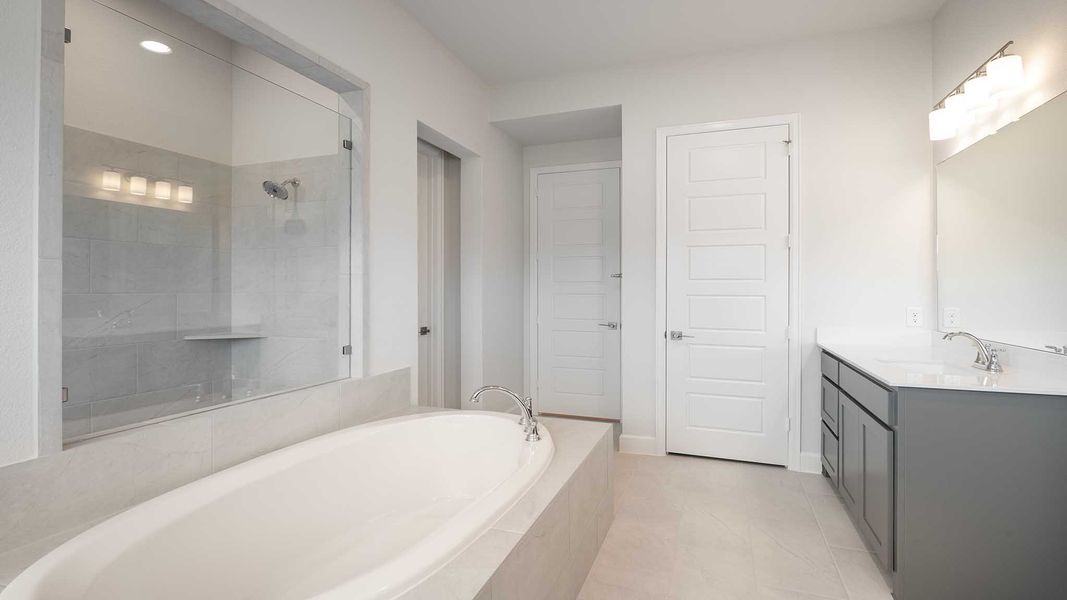 Furnished interior view inside a new home in Hillstead 50', Lavon (Image 12).