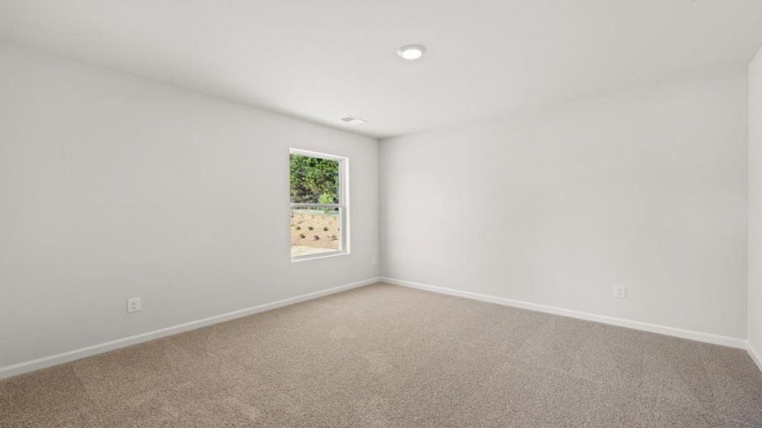 Spacious, unfurnished interior of a new home in Thompson Ridge, Dallas (Image 22).