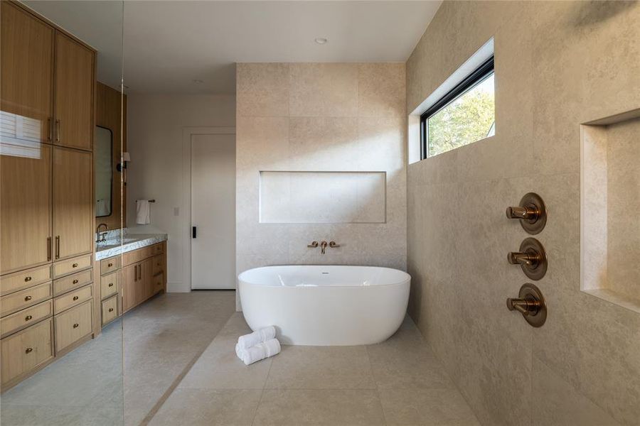 Furnished interior view inside a new home in , Dallas (Image 28).