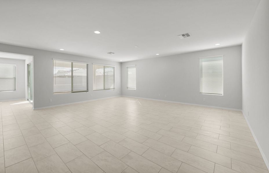 Spacious, unfurnished interior of a new home in Allen Ranches, Litchfield Park (Image 18).