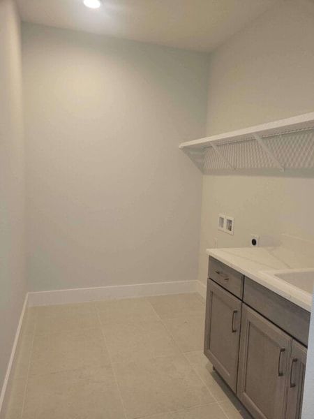 Spacious, unfurnished interior of a new home in Aqua, Bradenton (Image 18).