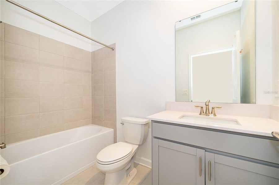 Furnished interior view inside a new home in , Davenport (Image 19).