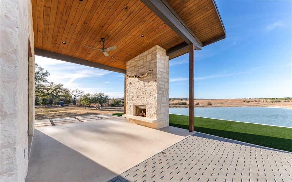 Exterior details and patio area of a home in , Glen Rose (Image 20).