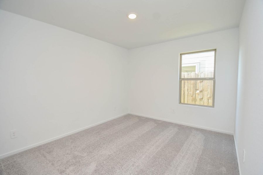 Spacious, unfurnished interior of a new home in Ladera Trails, Conroe (Image 35).