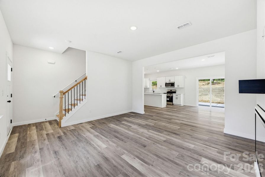 Spacious, unfurnished interior of a new home in , Hickory (Image 15).