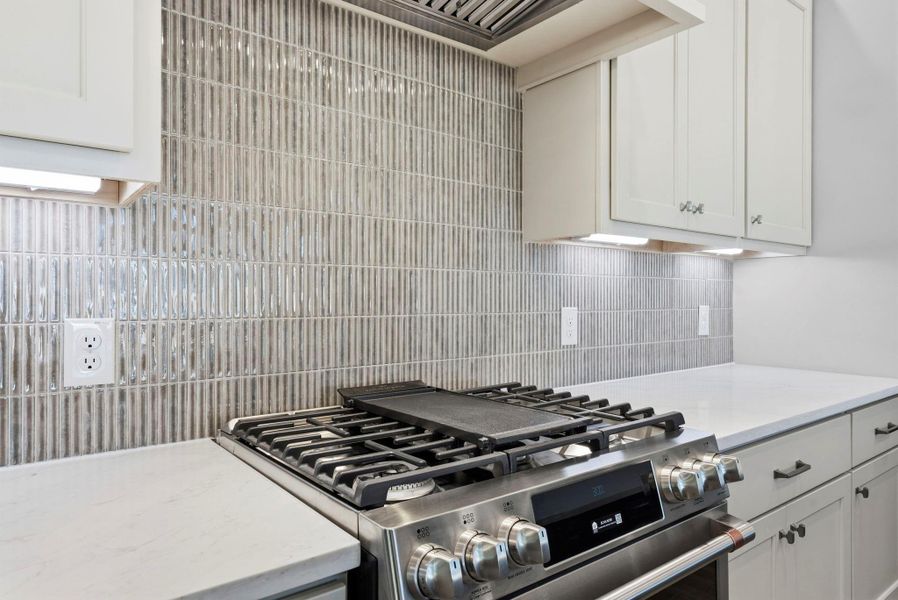 Close-up of interior finishes inside a home in Meridiana, Manvel (Image 12).