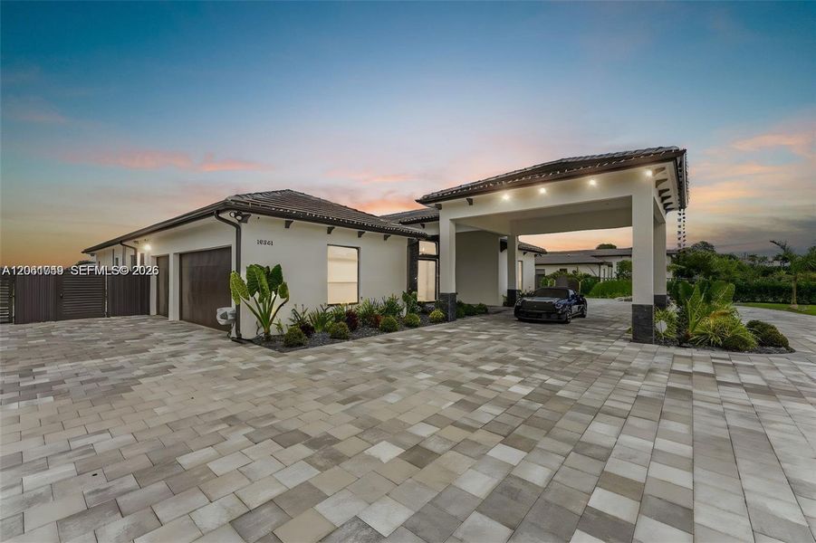 Exterior details and patio area of a home in , Miami (Image 14).