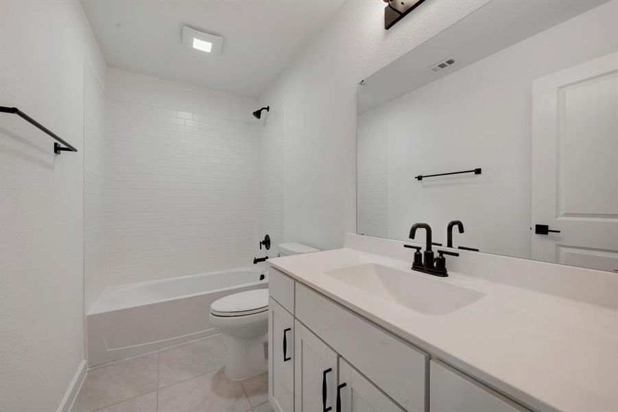 Furnished interior view inside a new home in Rolling Ridge, Van Alstyne (Image 12). Furnished interior view inside a new home in Rolling Ridge, Van Alstyne (Image 12).