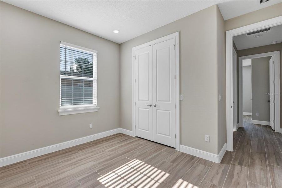 Spacious, unfurnished interior of a new home in , Summerfield (Image 32).
