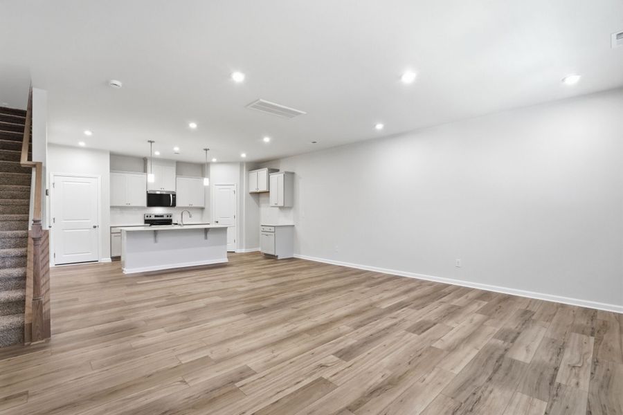 Spacious, unfurnished interior of a new home in Bratton Pointe, Rock Hill (Image 11).