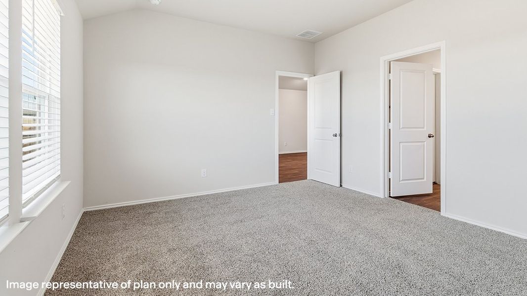 Spacious, unfurnished interior of a new home in Blue Ridge Ranch, San Antonio (Image 21).