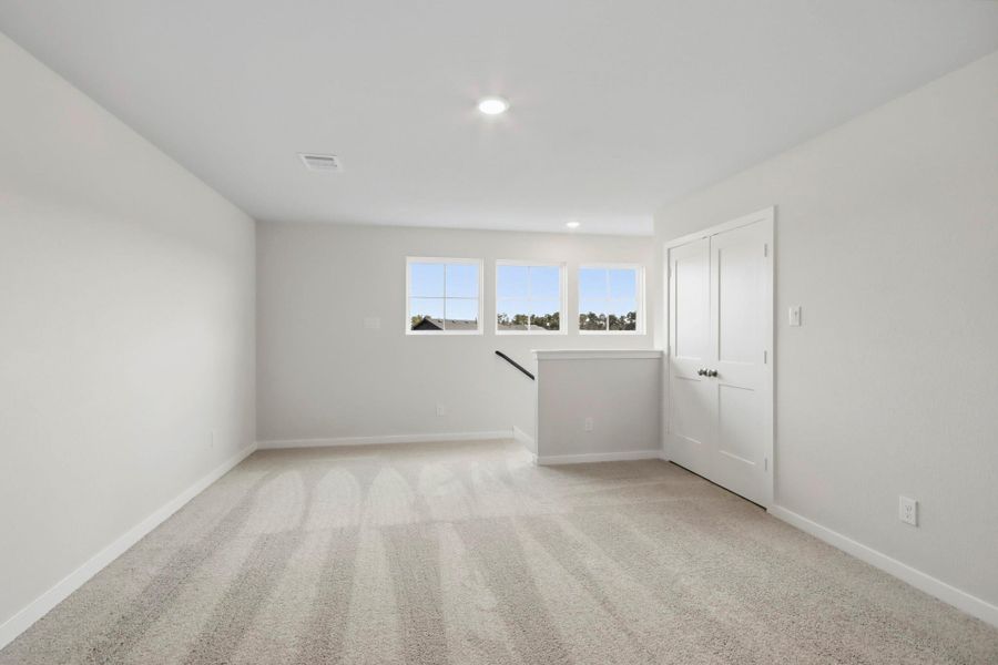 Spacious, unfurnished interior of a new home in Caney Mills, Conroe (Image 13). Spacious, unfurnished interior of a new home in Caney Mills, Conroe (Image 13).