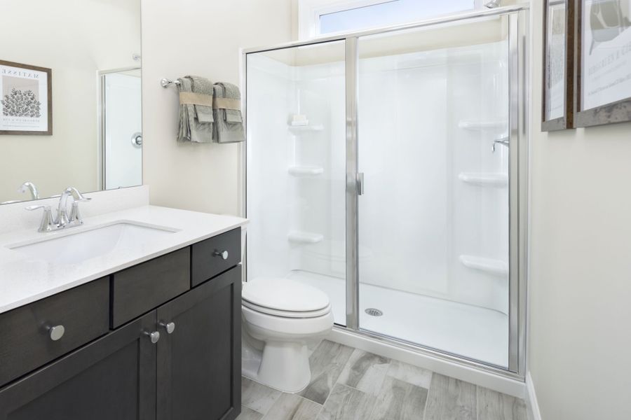 Lassen model home guest bath