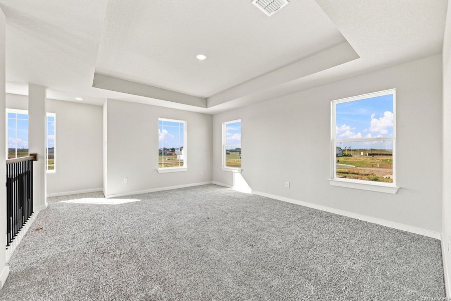 Spacious, unfurnished interior of a new home in Red Hawk Landing, San Antonio (Image 17).