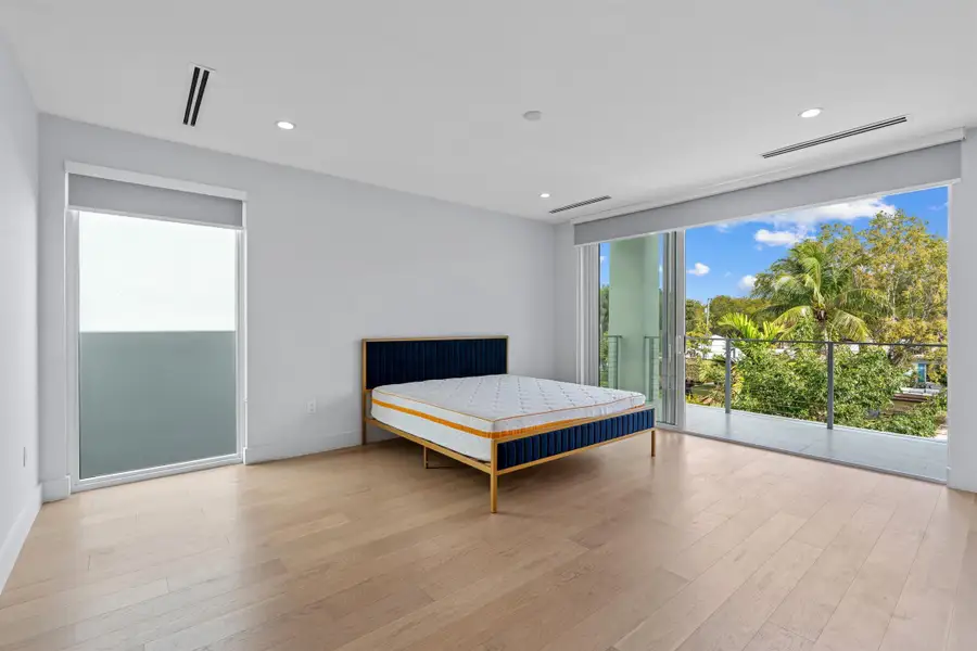 PRIMARY_BEDROOM_ANGLE_DT