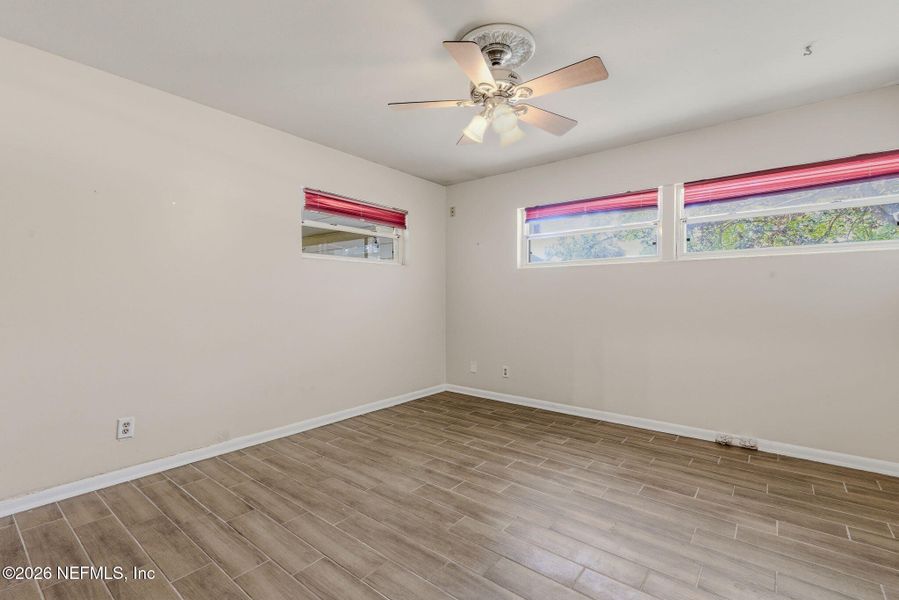 Spacious, unfurnished interior of a new home in , Jacksonville (Image 18).