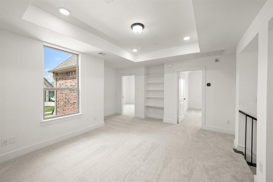 Spacious, unfurnished interior of a new home in La Frontera, Fort Worth (Image 30).