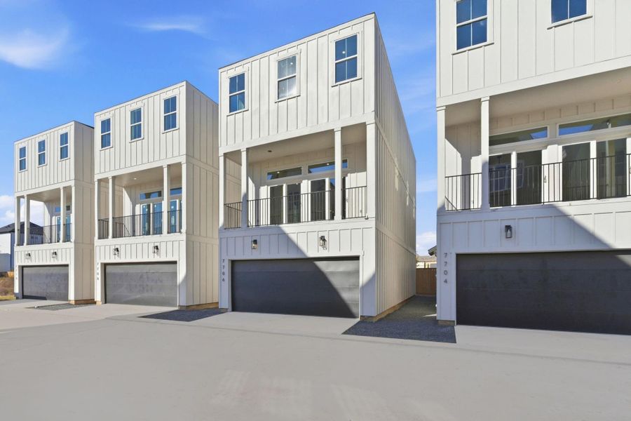 Front exterior of a new home in , Houston, TX, highlighting curb appeal (Image 20). Front exterior of a new home in , Houston, TX, highlighting curb appeal (Image 20).