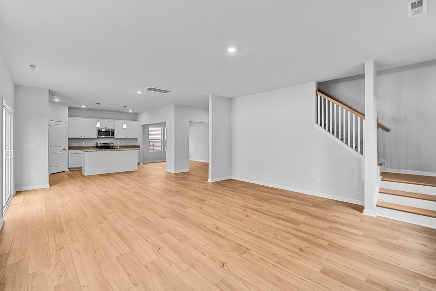 Spacious, unfurnished interior of a new home in Hanes Lake, Winston-Salem (Image 18).