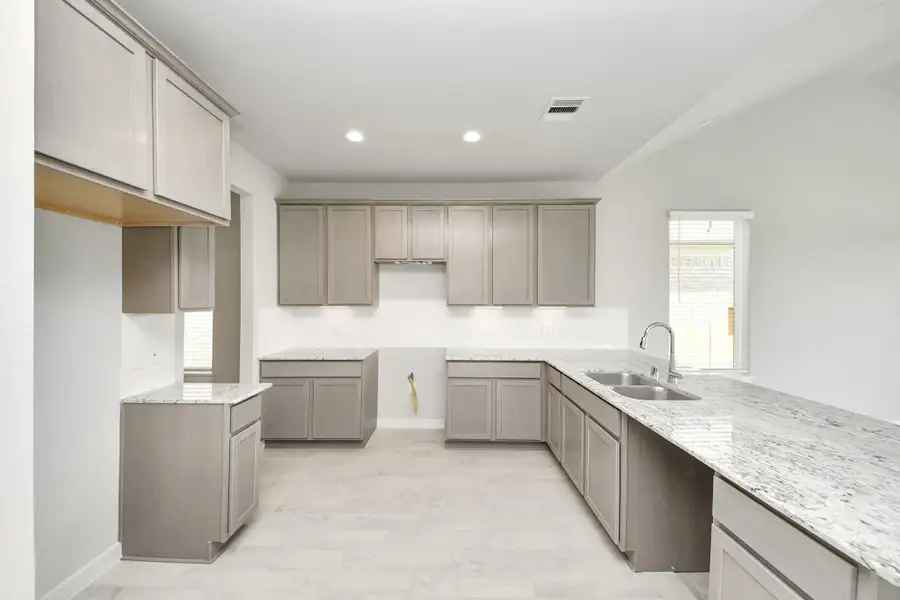 This generously spacious kitchen is a dream realized! This generously spacious kitchen is a dream realized!