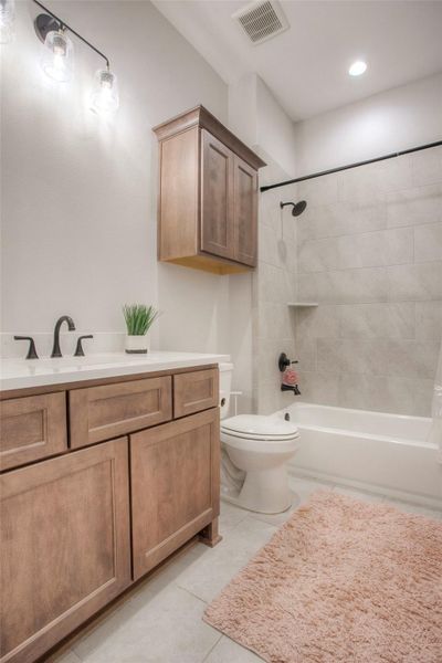 Furnished interior view inside a new home in , Willis (Image 11).