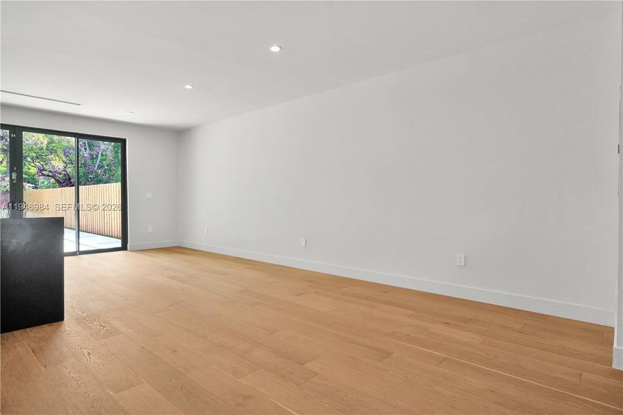 Spacious, unfurnished interior of a new home in , Miami (Image 12).