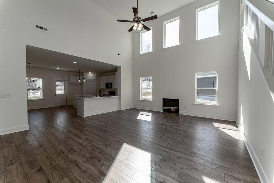 Spacious, unfurnished interior of a new home in Brush Creek, Fairview (Image 23).