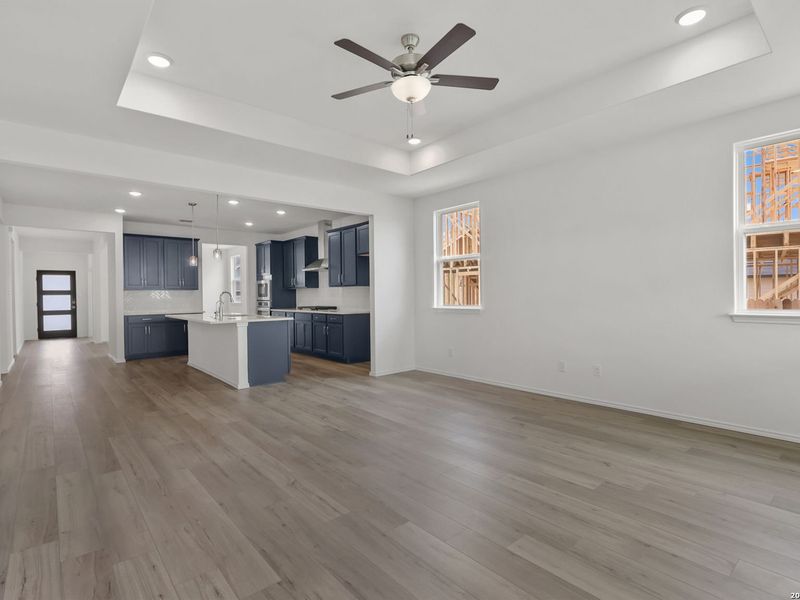 Spacious, unfurnished interior of a new home in Hickory Ridge, San Antonio (Image 30).