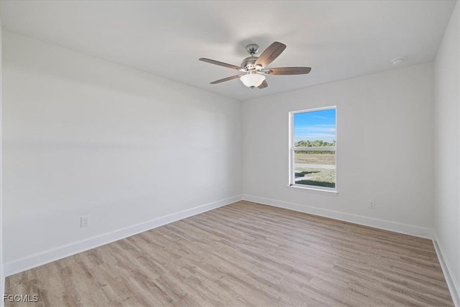 Spacious, unfurnished interior of a new home in Cape Coral, Cape Coral (Image 30).