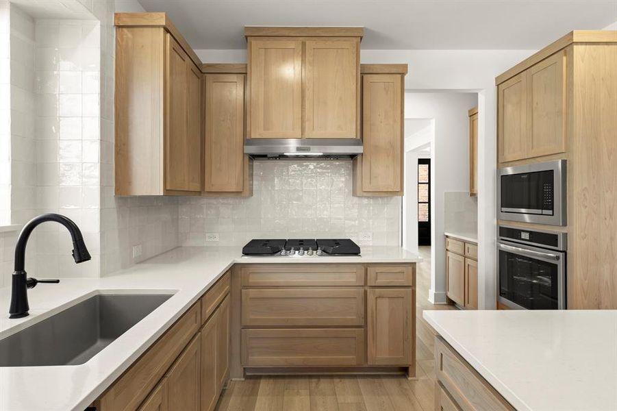 11. 1028 Little Gull - Kitchen (4)