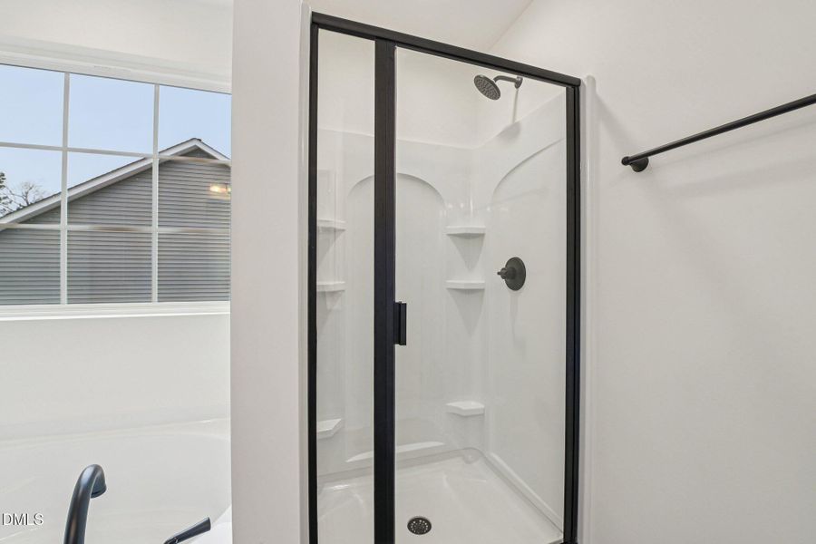 29-web-or-mls-Winding Crk Dr-S0502-029