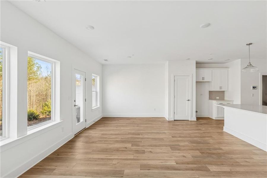 Spacious, unfurnished interior of a new home in Grandview Terrace, Canton (Image 14).