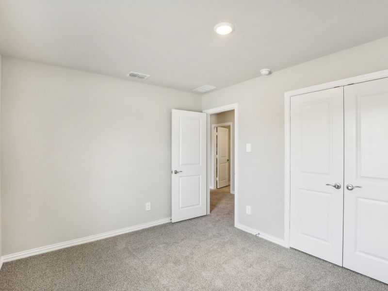 Spacious, unfurnished interior of a new home in Lakehaven - Premier Series, Farmersville (Image 32).