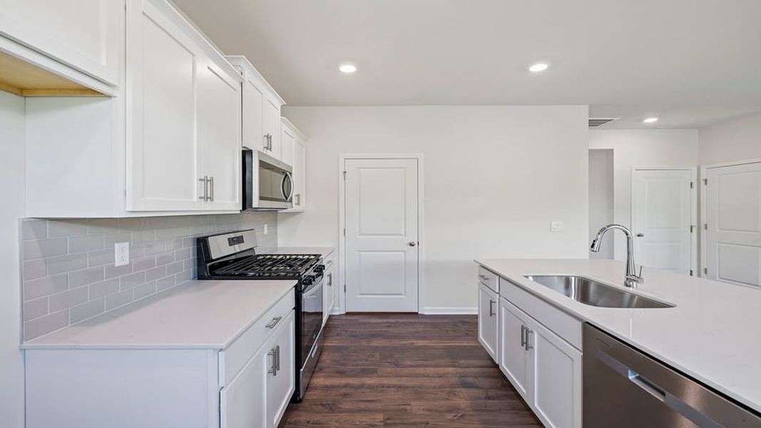 Furnished interior view inside a new home in Hunters Ridge, Woodruff (Image 7).