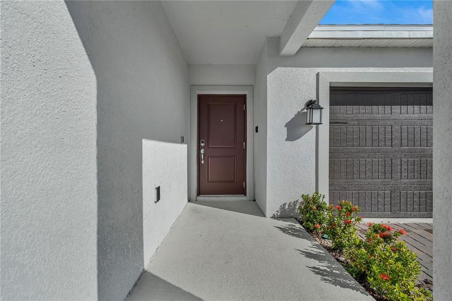 Exterior details and patio area of a home in Knightsbridge, Kissimmee (Image 21).