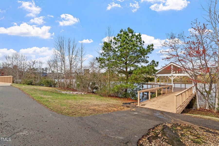 39-Holding Village South Lake NA_05 39-Holding Village South Lake NA_05