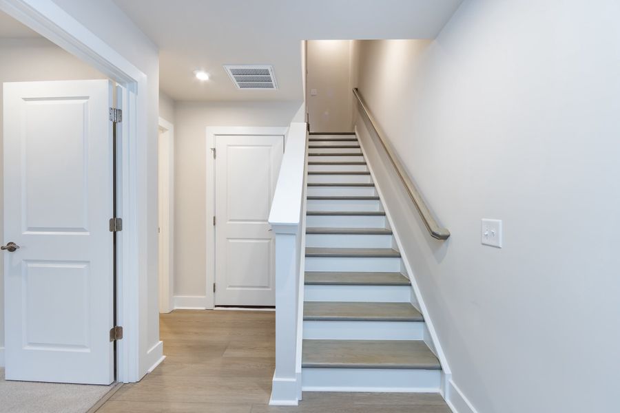Spacious, unfurnished interior of a new home in Context at Oakhurst, Charlotte (Image 16).