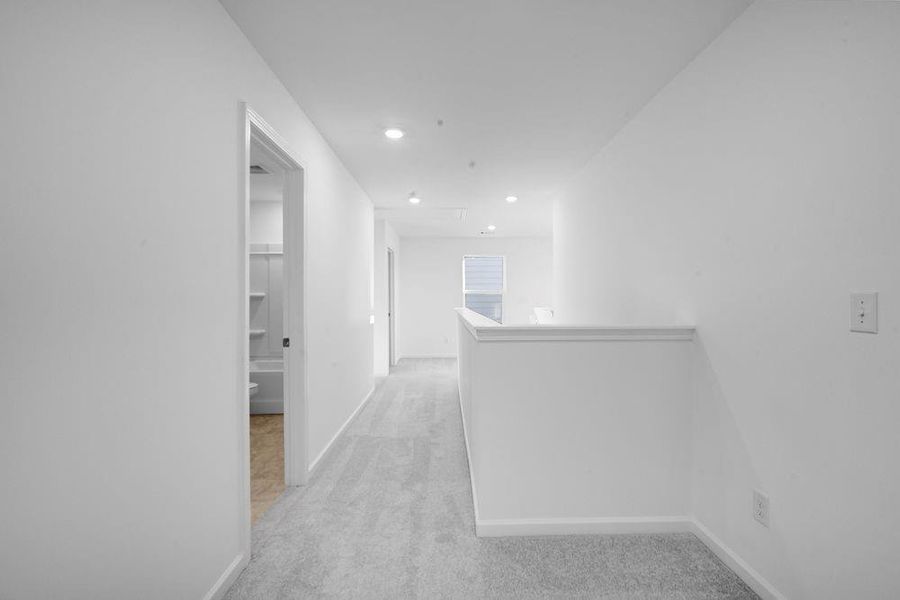 Spacious, unfurnished interior of a new home in Falls Creek, Flowery Branch (Image 20).