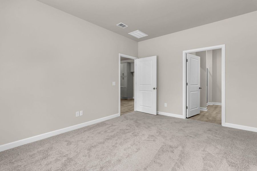 Spacious, unfurnished interior of a new home in , Ravenel (Image 22).